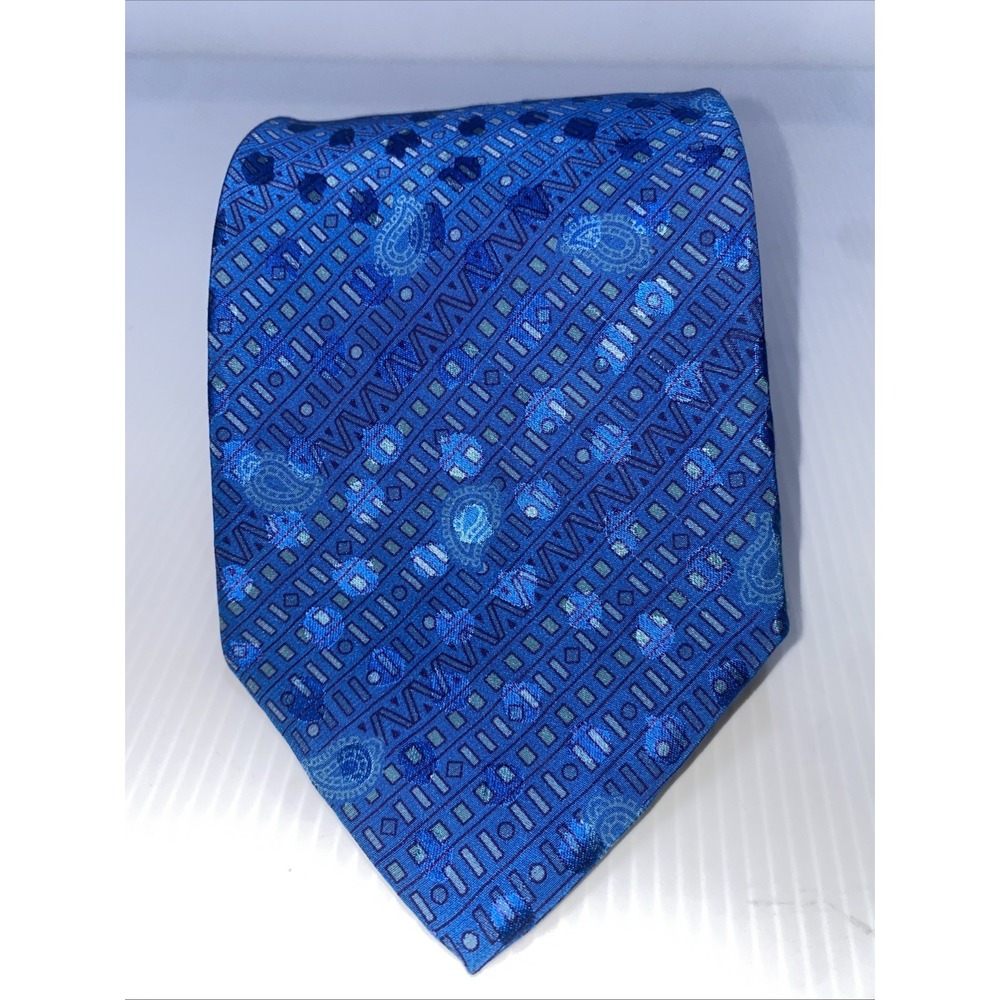 Italo Ferretti Blue Nordic 100% Silk tie 62 In 3.75 Width T47
